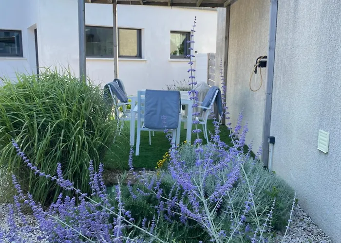 Aux Portes De La Rochelle - Un Air De Campagne Au Bord De Mer